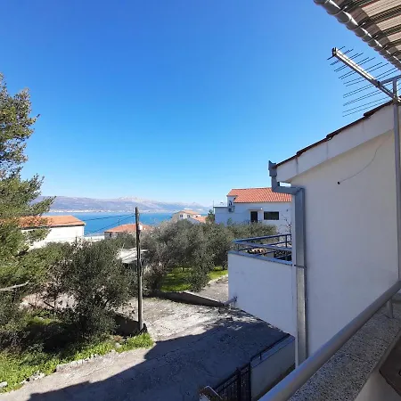 Lucija Guest house Arbanija