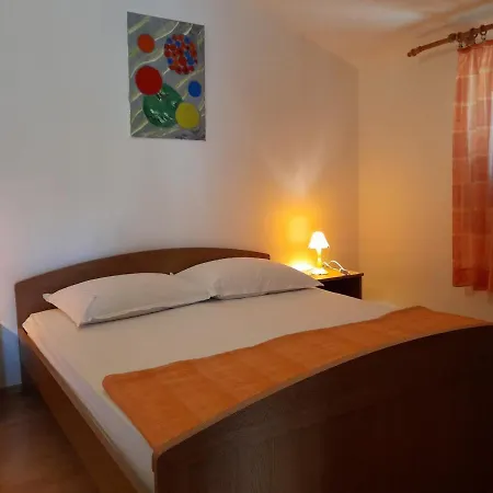 Guest house Lucija Arbanija